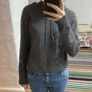Cashmere, kashmir hoodie - Mörkgrå Kashmir hoodie från davida! Superfint skick!