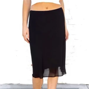 Kjol från brandy melville - En svart kjol från brandy melville, endast provad några gånger. Onesize men passar på mig dom brukar ha S. Köparen står för frakt. 