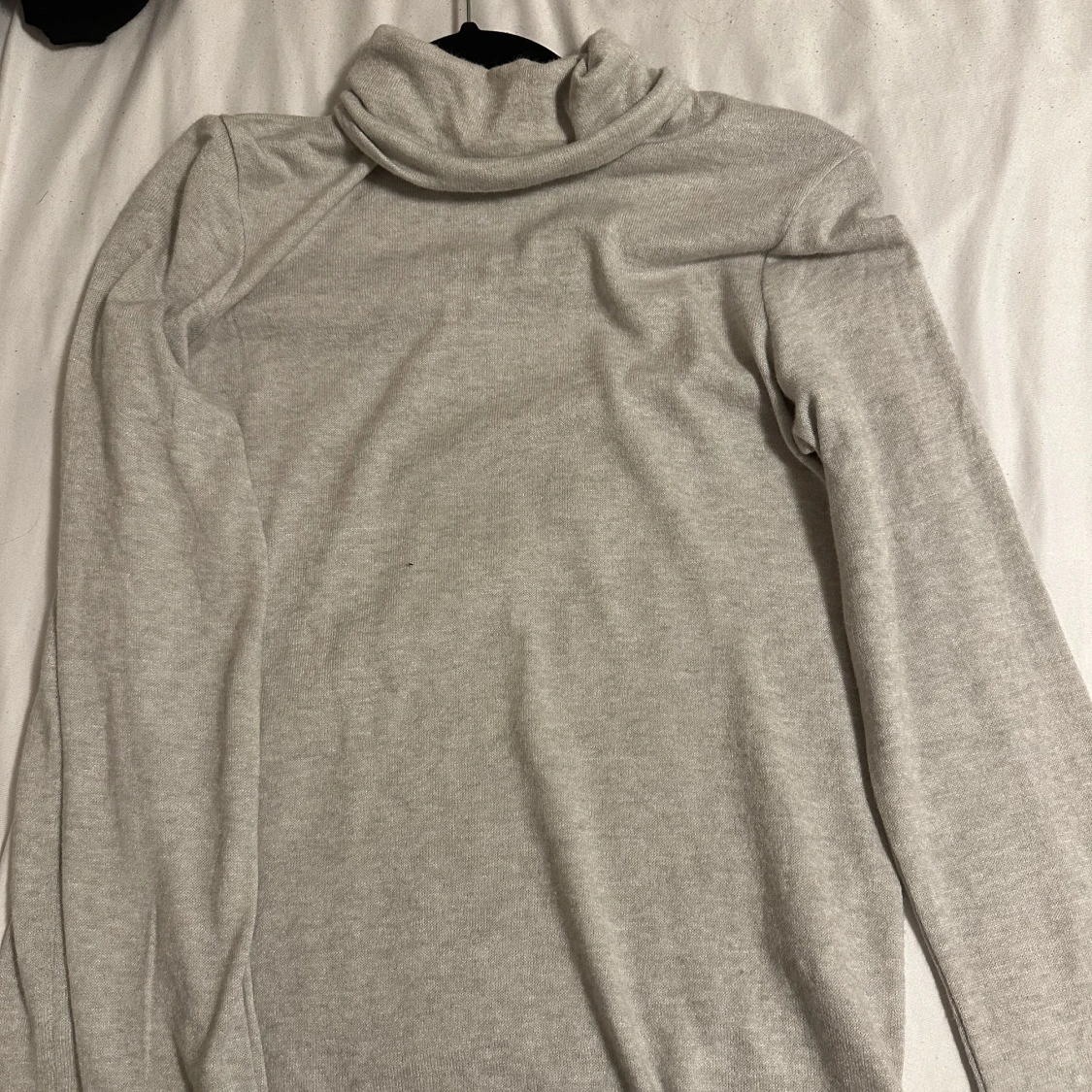 Grå turtleneck tröja