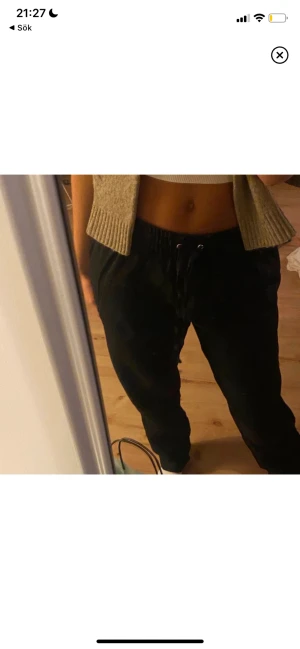 Linnebyxor  - Fina linnebyxor från hm, använda några få gånger förra sommaren men är i fintskick, säljer för 200+62 kr frakt❤️