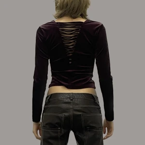  sammetströja med låg rygg - korsettlikande rygg med zigzag. kan bäras bak-och-fram också :)