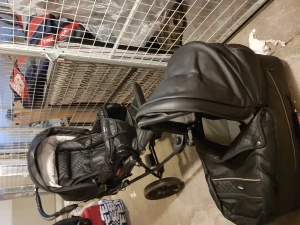 Barnvagn - Har en barnvag Emmaljunga i bra skick med både ligg och sitt del. Säljer den för 700 kr. 