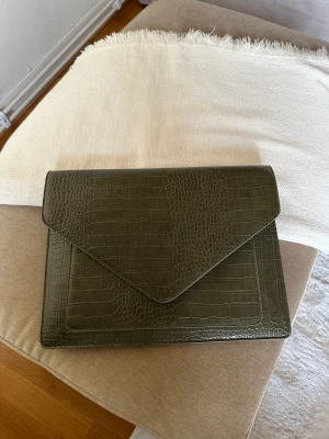 Datorfodrall  - Datorfodral i grön