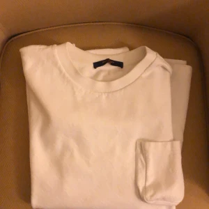 Äkta kv 3d pocket - En äkta LV 3d pocket. Använd fåtal gånger  Nypris runt 10 000 