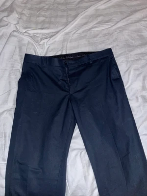 Mörkblå kostymbyxor  - Från Jack&Jones, använda enstaka gånger 