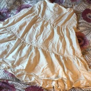 Kjol - Står med i ett utav bilderna