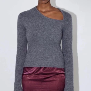 Skitsnygg festtopp - Säljer den här as snygga festtoppen från leger i strl S. Slutsåld överallt!!! 400kr❤️‍🔥❤️‍🔥