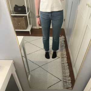 Jeans - Jeans från Gina tricot i storlek 34. Bra skick men tyvärr för små för mig💓nypris 400kr, säljer för 120+frakt💓