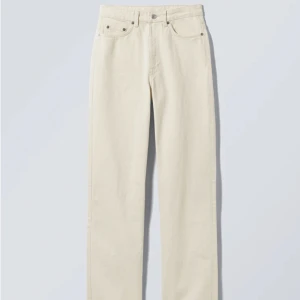 Weekday jeans - Säljer dessa weekday jeans i modellen rowe. Storlek W25 L32. Tyvärr lite små för mig därför dem säljes annars skit snygga!