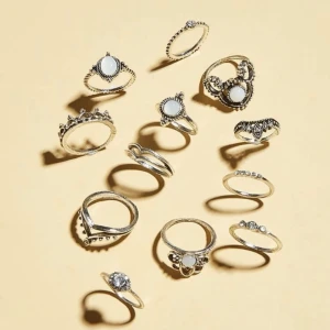 Ringar - Säljer alla dom här ringarna 10kr st (priset går att sänkas) så länga ringen inte är ut kryssad så finns den kvar!