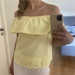 Topp - Så söt topp! St xxs men är mer en xs/s❤️