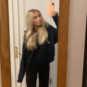 Zip up tröja - Zip up tröja ifrån lager 157,  köpt för 299 kronor. Köp direkt för 200. Skriv om ni vill ha fler bilder :)