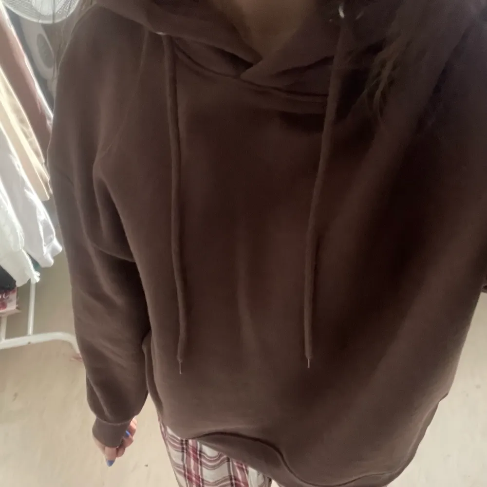 Supersnygg brun hoodie från lager 157😊 Kommer inte längre till använding😔  Köparen står för frakten!💓. Tröjor & Koftor.