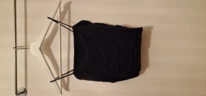 Svart linne - Svart linne som knapt används. Fläckfritt. 