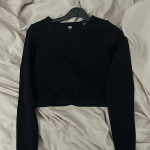 ribbad croppad träningströja - aldrig använd!