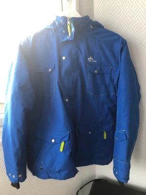 Vind/regnjacka för barn - Blå, varm vind/regnjacka för barn (storlek 158/164 eller 12-14 år)  Gott skick