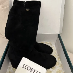 Boots - Fina och bekväma boots i nyskick med kvitto från scorett