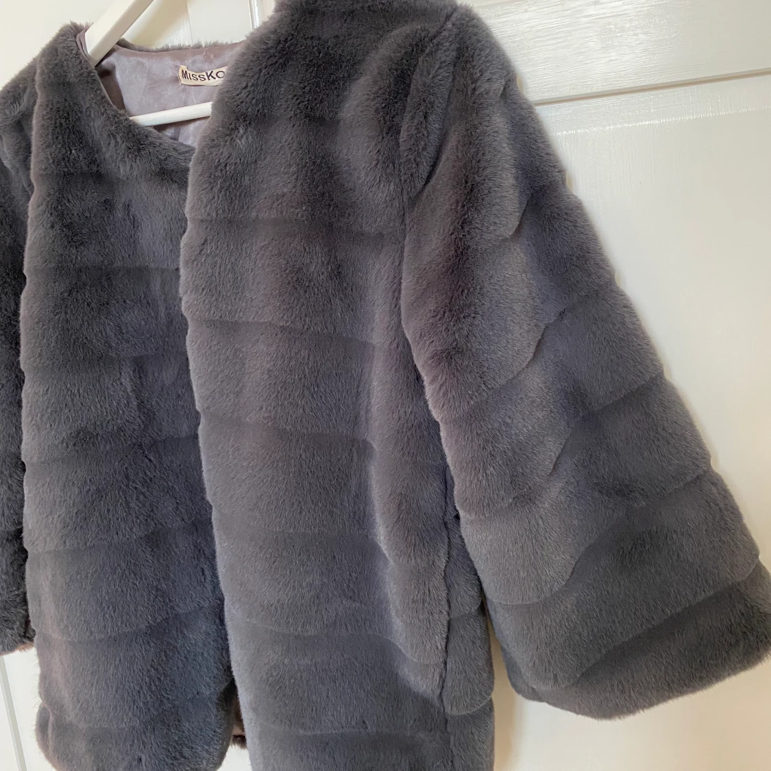 Superfin grå fuskpäls - 90