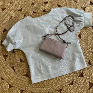 Festtop - Top i vid modell från Other Stories. Några år på nacken men aldrig använd. 