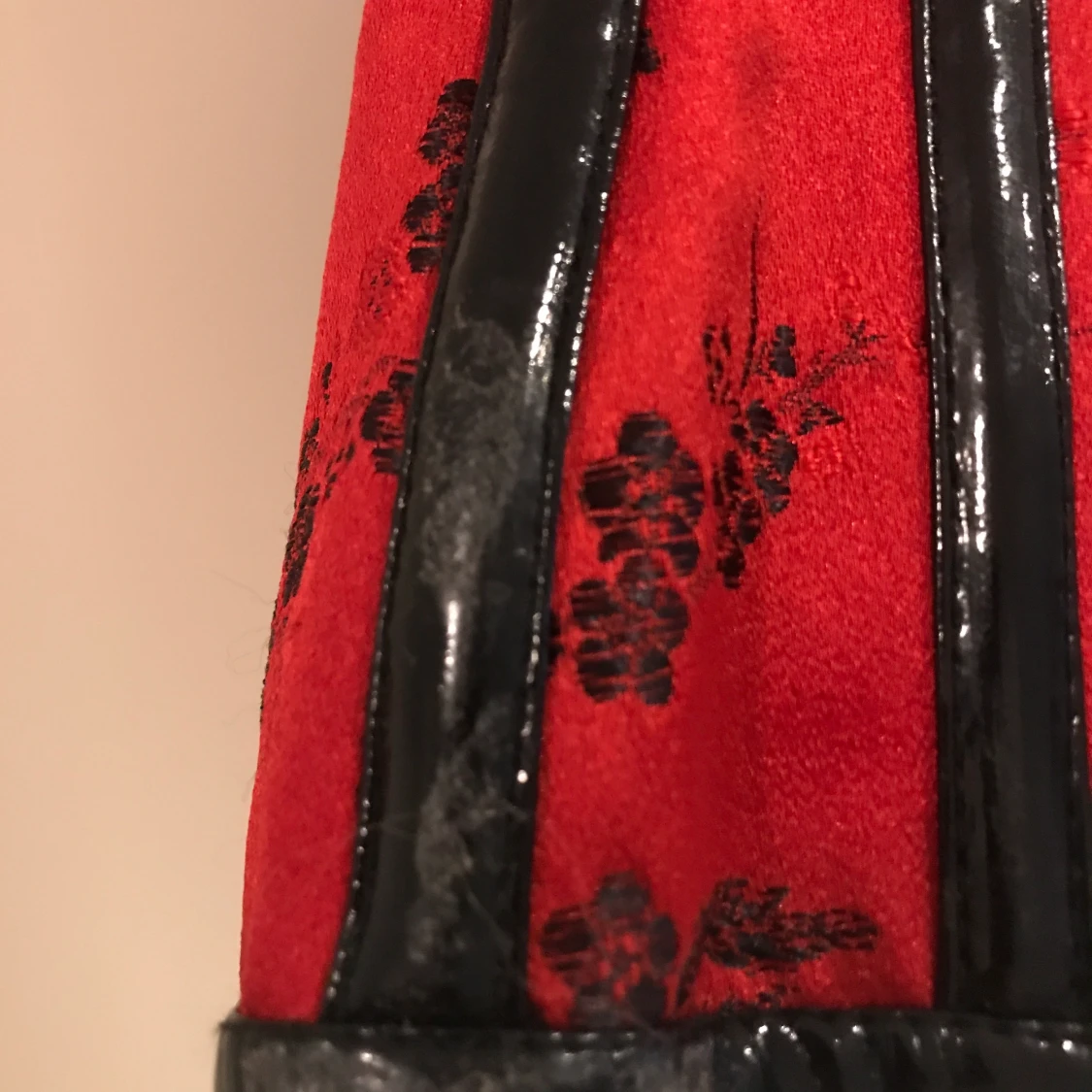 Röd/svart korsett  - 91