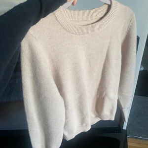 Beige stickad tröja - Aldrig använd så nyskick 💕 