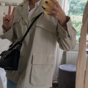 Jacka i beige - Snygg höst/vår jacka! 