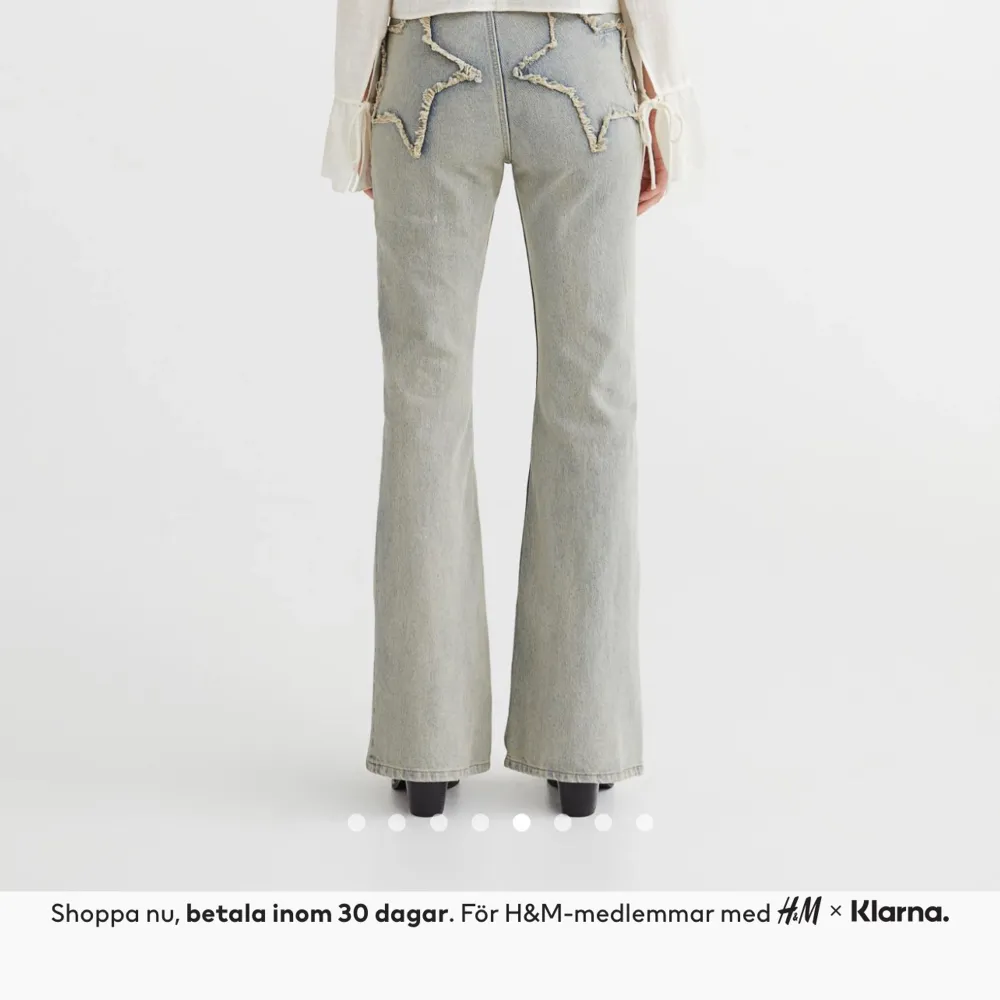 Intressekoll på dessa byxor som är helt slutsålda på h&m i storlek 36. Ni får buda!. Jeans & Byxor.