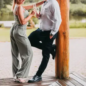 Top och byxor. Använd en gång, inga synliga tecken på användning. Fin grön färg.  Köpte från CIDER. 