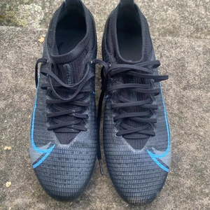 Nike mercurial vapor 14 - Använda 1 gång, 10/10 kondition, inga skador, helt nya, pris diskutabelt, ny pris 1600
