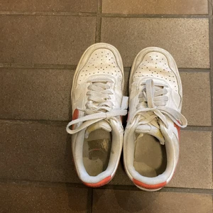 Nike air force 1  - Det var försmå så jag behöver sälja de.