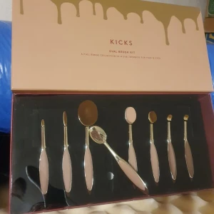 Kicks - Helt nya borstar 