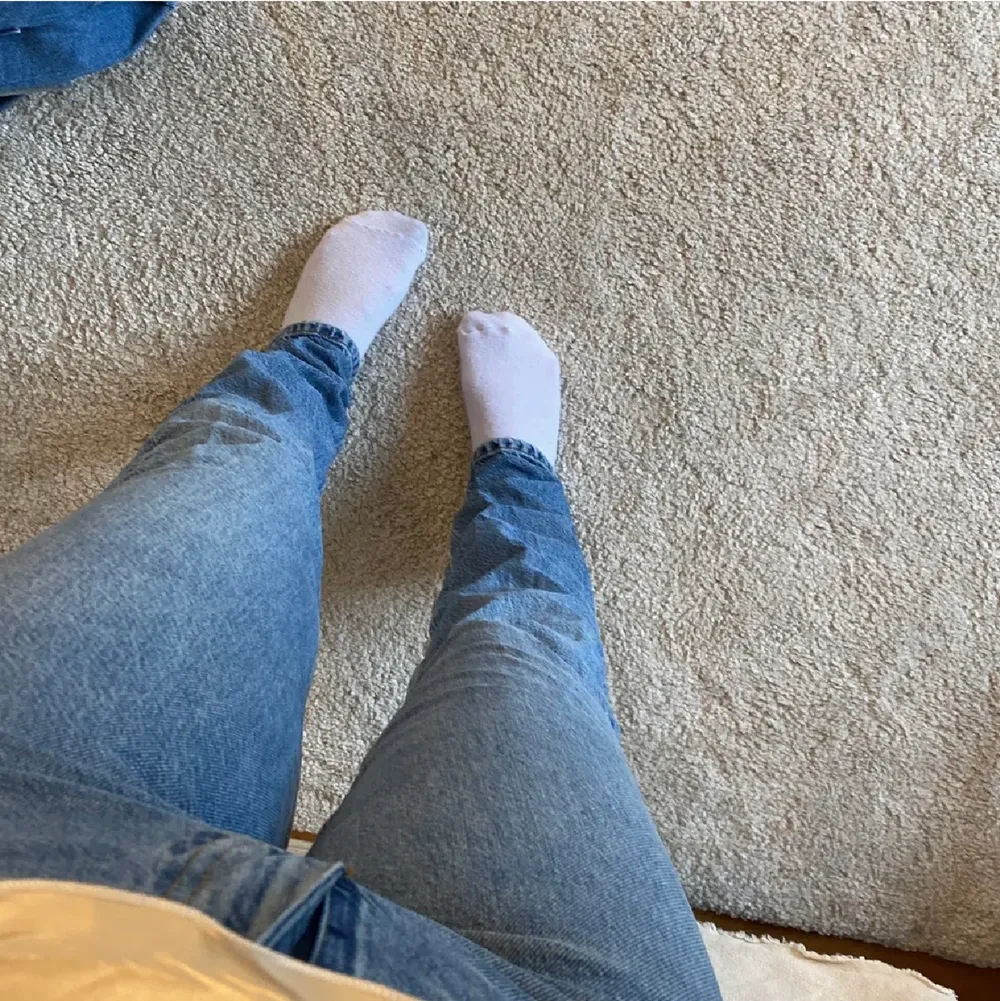 blåa jeans från gina tricot storlek 36! aldrig använda 💓🙌🏼. Jeans & Byxor.