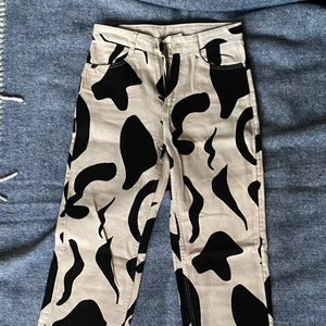 Monki pants  - Straight monki pants in cow print) 34 size 