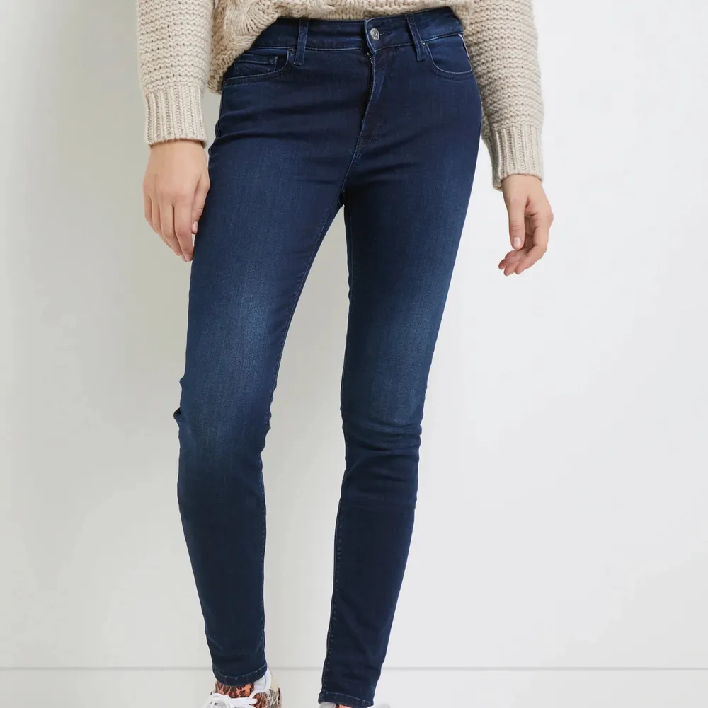 Så snygga Replay jeans, stretchiga och sköna med normal midja.  Absolut nyskick! . Jeans & Byxor.