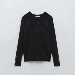 stickad tröja - finstickad tröja från zara med knappar på handel 💓 väl använd men fint skick!  storlek M men passar xs-s ( ej nopprig eller liknande)