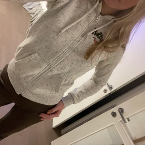 Hollister Hoodie - Hollister Hoodie. Strl M ngt liten i strl.