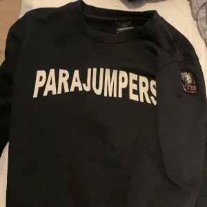 Parajumpers tröja storlek y-l - Fint skick säljer den för att den är för liten 