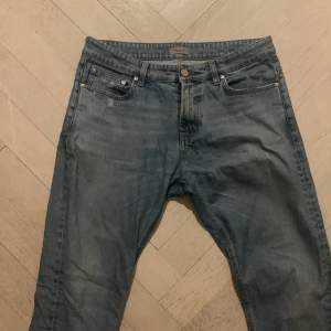 Filippa K jeans säljes. Size 33/34. Bra skick 