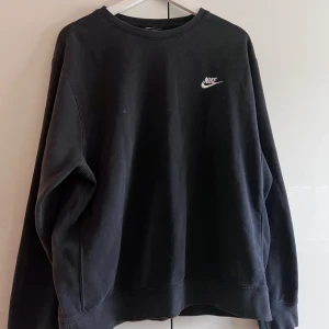 Nike crewneck - Köpt för 629kr på Nike hemsidan. 8.5/10