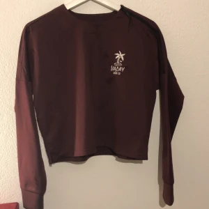 Dope-tröja  - Dope-tröja som slutar vid naveln ungefär Använd några gånger men fina inga anmärkningar på den