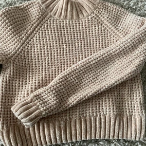 Stickad tröja - Snygg stickad tröja, väldig mysig samet material
