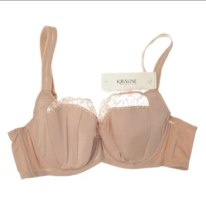 Kris Line, BH - Kris Line, BH, i strl 90E, är ny med prislappen kvar, färgen som det ser ut på bilden.
