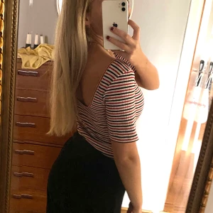 Topp med låg rygg - Storlek S Aldrig använd