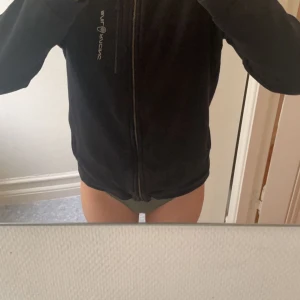 Sail racing hoodie  - !!! LÅNAD BILD !!!Säljer sail racing hoodie, storlek Xs/S säljer för 500kr skriv privat för fler bilder