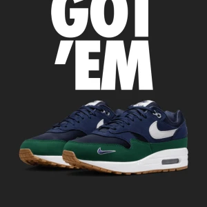Nike air Max 1 ’87 obsidian - St 42,5, helt nya i originalbox Står att den är för kvinnor men är egentligen unisex. Pris kan diskuteras