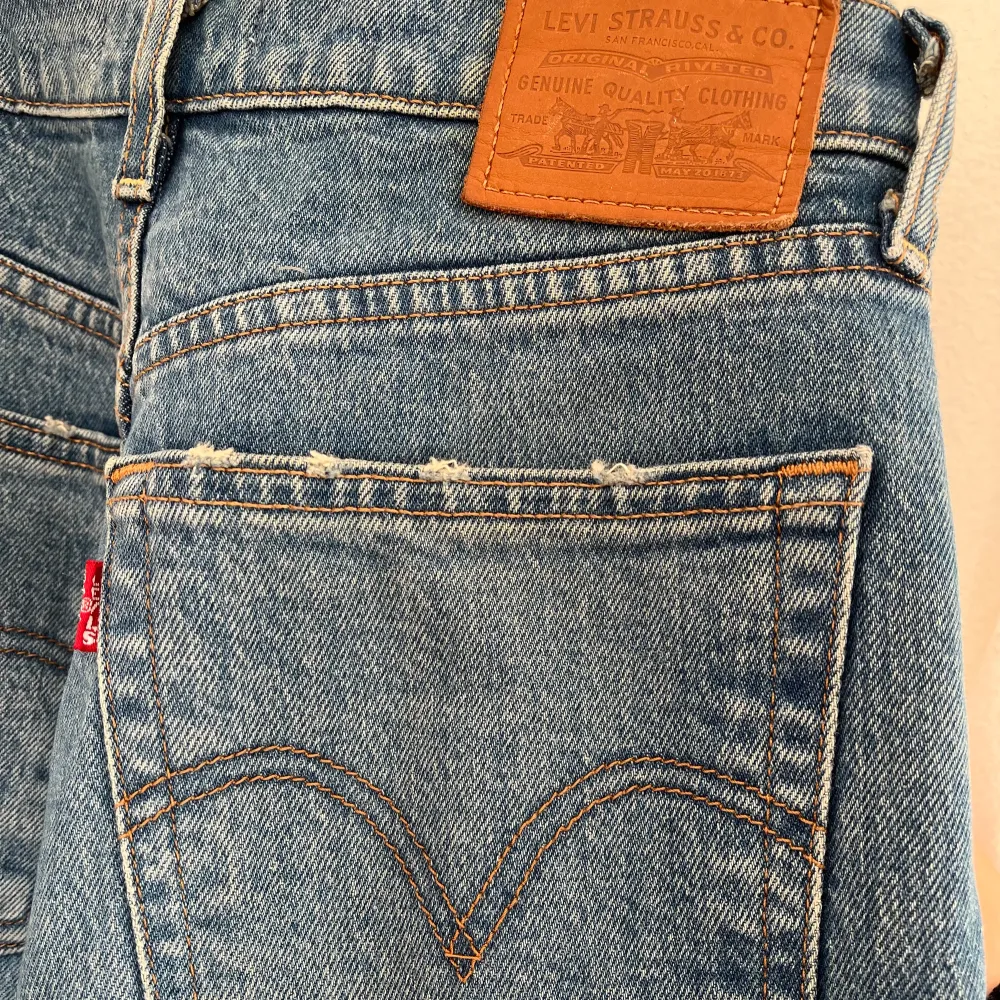 Levi’s jeans Ribcage straight W28L29 . Jeans & Byxor.