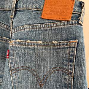 Levi’s jeans Ribcage straight W28L29 