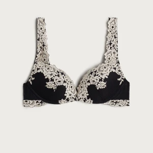 Gioia Pretty Flowers Super push-up-behå - Helt ny svart Intimissimi Bh, lappar kvar.  Nypris 409kr
