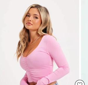 Rosa top stunning nelly strl Small - Endast provad  Small Jättefin men måste sälja då jag har för mycket kläder