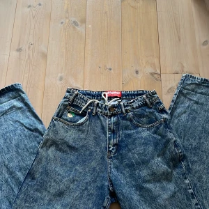 Butter goods jeans - Ett par asgoa butter byxor, Acid washed. Baggy. Condition 9/10. Använda 6 gånger typ. Går att pruta
